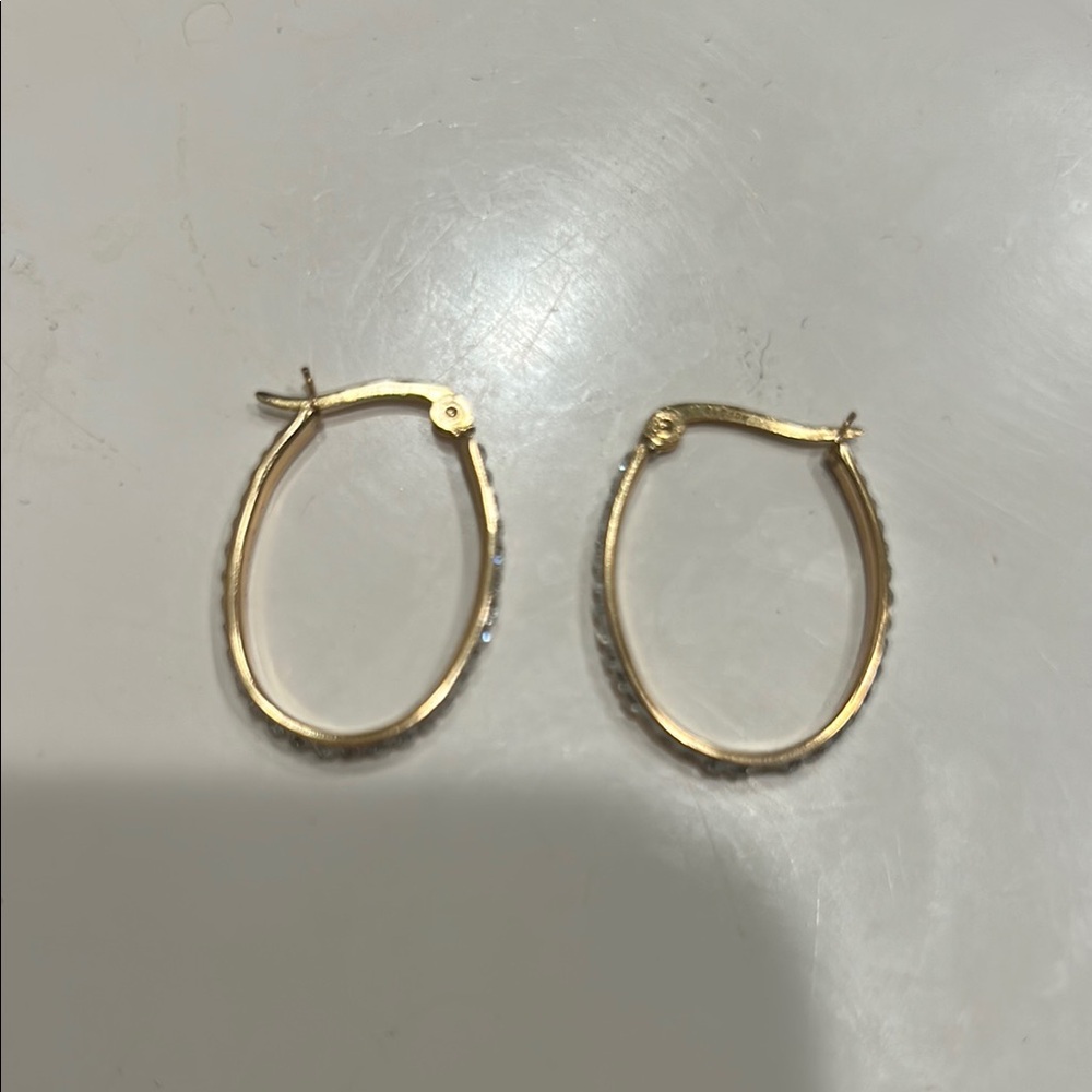 Elegant Gold Oval Hoop Earrings Minimalist Design